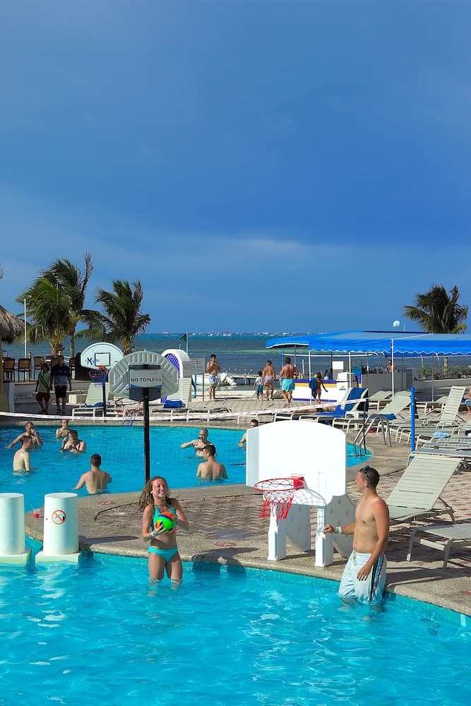 Hotel Aquamarina Beach Resort