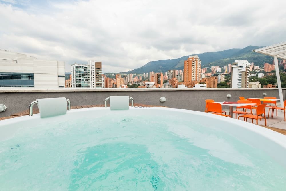 Hotel Hampton By Hilton Medellín