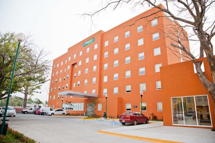 Hotel City Express Junior by Marriott Cancun