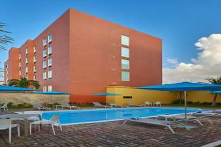 Hotel City Express Junior by Marriott Cancun