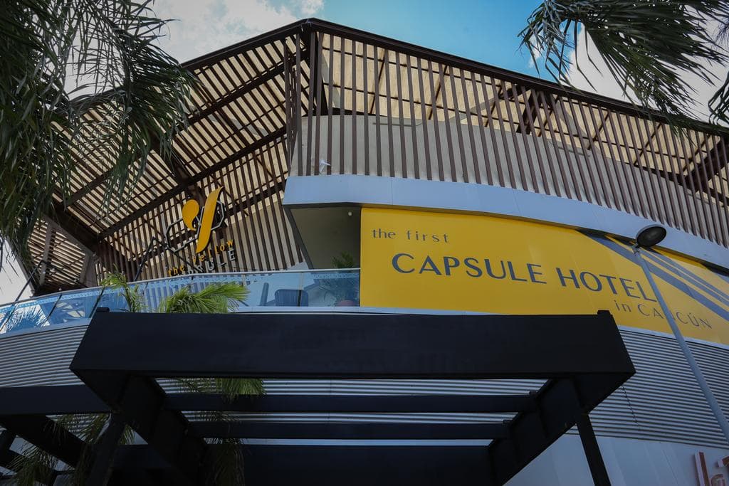 Hotel The Yellow Capsule Cancun
