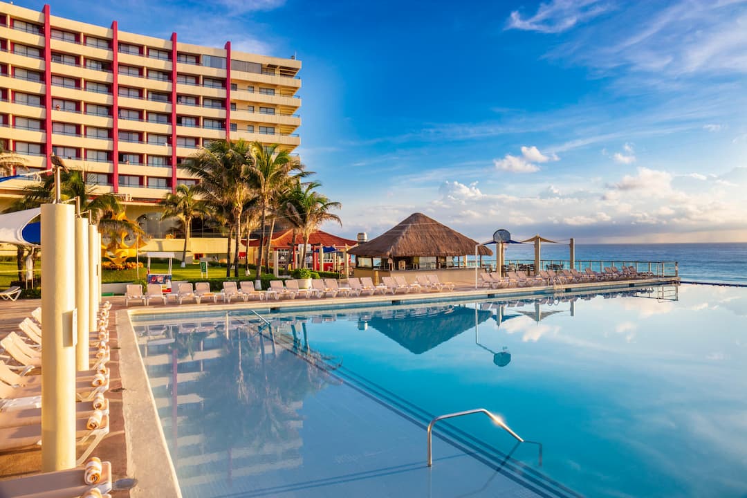 Hotel Crown Paradise Club Cancun All Inclusive